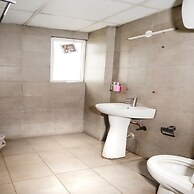 Hotel Noida Grand 121