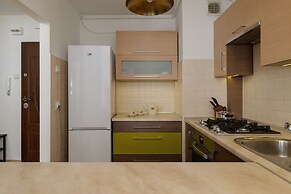 Grey Apartment in Katowice by Renters