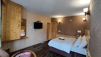 Hotel Fifth Season - Pahalgam