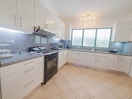 7br Massive Villa In Sosúa - 2mins From Nightlife!