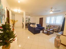 7br Massive Villa In Sosúa - 2mins From Nightlife!
