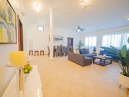 7br Massive Villa In Sosúa - 2mins From Nightlife!