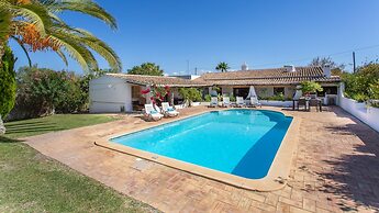 Villa Alice by Portucasa