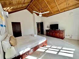 Casati Pearl House, Big House With Private Pool!