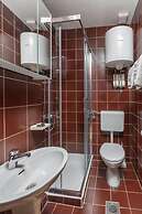 Matija - 120m to the Beach - R4