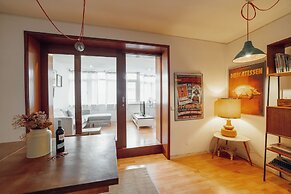 Sunny & Bright Duplex by Vacationy