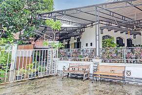 OYO Homes 93608 YY's House Syariah