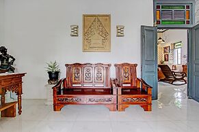 OYO Homes 93608 YY's House Syariah