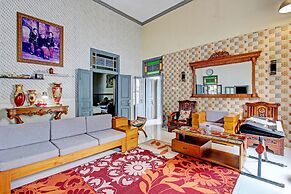 OYO Homes 93608 YY's House Syariah