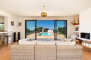 1917 Villa Malusida by Perle di Puglia