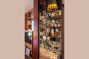 Brach Madrid - Evok Collection