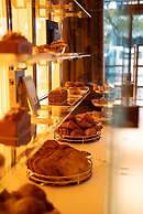 Brach Madrid - Evok Collection