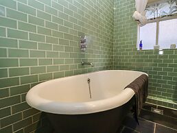 11a Market Cross Place