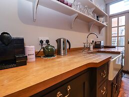 11a Market Cross Place