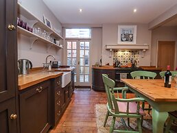 11a Market Cross Place