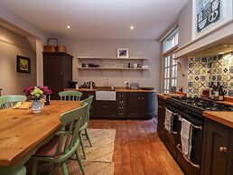 11a Market Cross Place