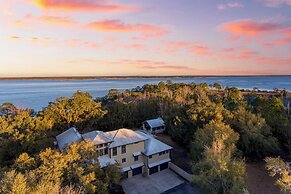 Blackwater Bay Hideaway by Avantstay Waterfront, Pool, Dock, Hot Tub