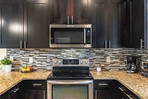 Amalfi Breeze by Avantstay Walk to the Beach, Luxe Design