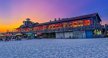 Amalfi Breeze by Avantstay Walk to the Beach, Luxe Design