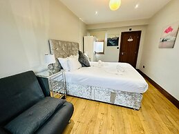 Spacious 6 Bed House in Wembley