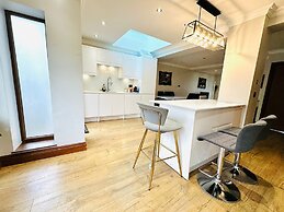 Spacious 6 Bed House in Wembley