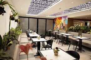 Hotel ByHours Las Americas