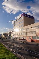 Hotel ByHours Las Americas