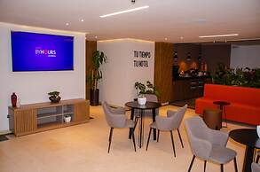 Hotel ByHours Las Americas