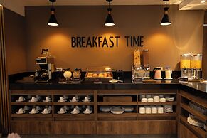 Hotel ByHours Las Americas