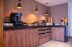 Hotel ByHours Las Americas