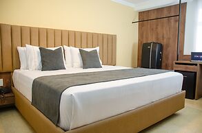 Hotel ByHours Las Americas