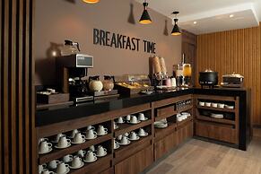 Hotel ByHours Las Americas