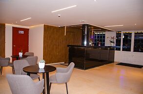 Hotel ByHours Las Americas