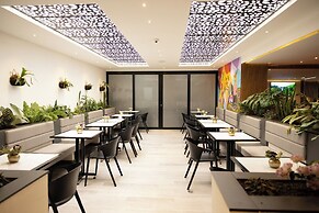 Hotel ByHours Las Americas