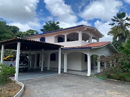 Aconchegante Sítio em Aldeia com Piscina