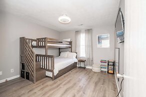 Arkstone Retreat 3 - Only 4 minutes to the Ark!