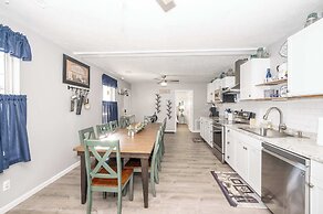 Arkstone Retreat 3 - Only 4 minutes to the Ark!