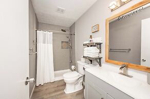 Arkstone Retreat 3 - Only 4 minutes to the Ark!