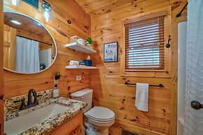 Misty Creek Cabin Private 3 BDR w/ Game Room!