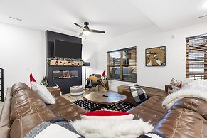 Rocky Shores Retreat - Indoor Pool Open