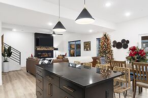 Rocky Shores Retreat - Indoor Pool Open