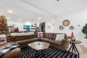 Rocky Shores Retreat - Indoor Pool Open