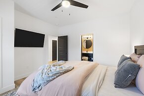 Rocky Shores Retreat - Indoor Pool Open