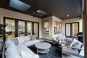 Chic & Secluded 4 BDR in Desirable Tarrytown!