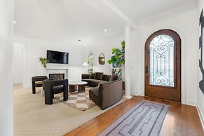 Chic & Secluded 4 BDR in Desirable Tarrytown!