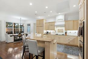 Chic & Secluded 4 BDR in Desirable Tarrytown!