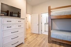 8 Bed 9 Bath Private Pool Grill Walk to Beach