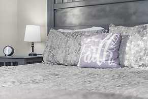 Adorable Fall Creek Condo - 10 Min to Table Rock!