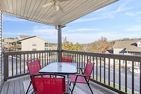 Adorable Fall Creek Condo - 10 Min to Table Rock!