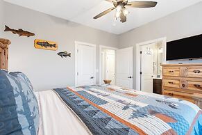 A Birds Eye Bridge View - 5 BDR w/ Private Hot Tub